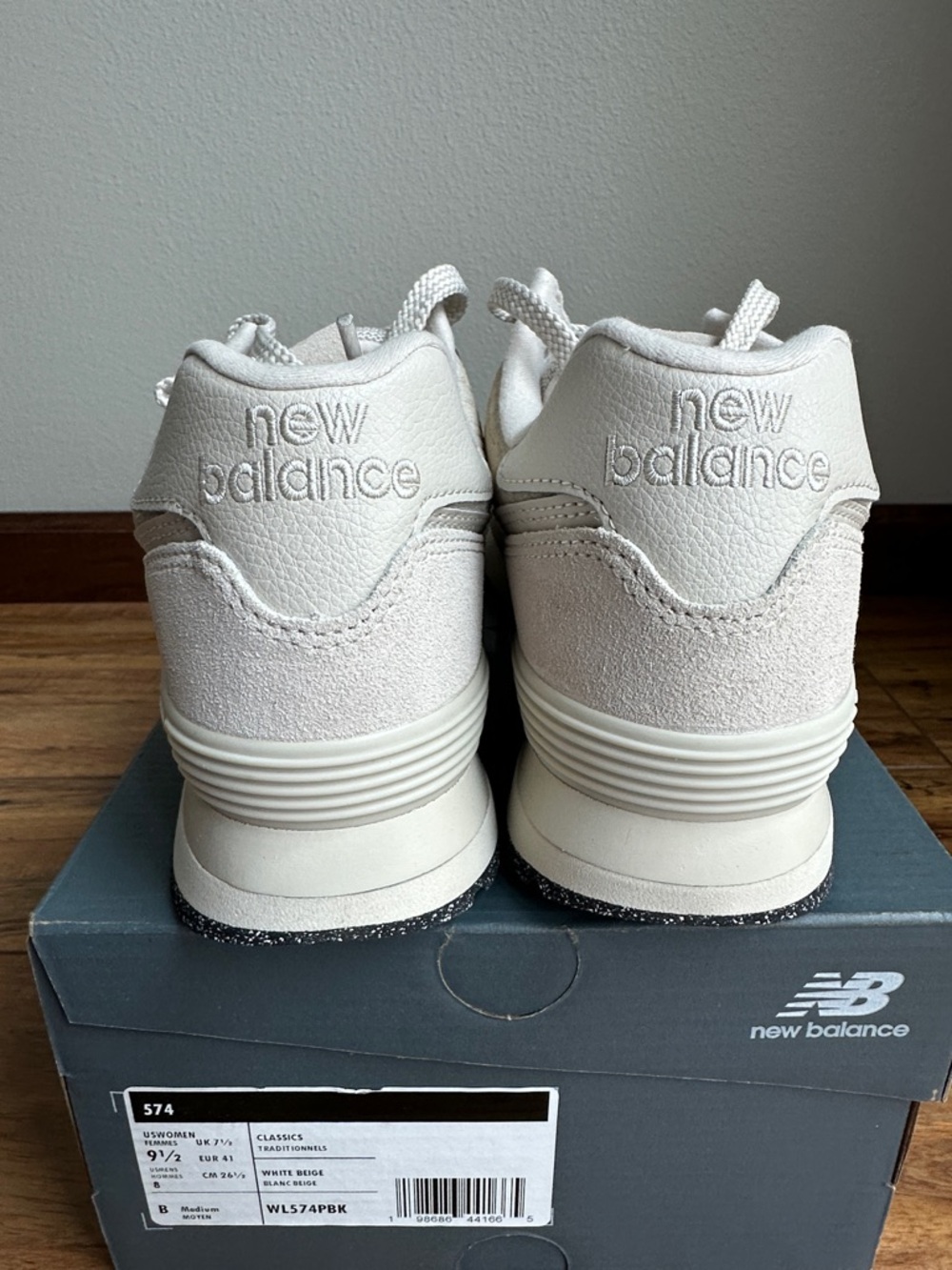 New Balance 574 Women's Beige/Taupe Cream Calcium Classic Croc Sneaker size 9.5 - Picture 6 of 9